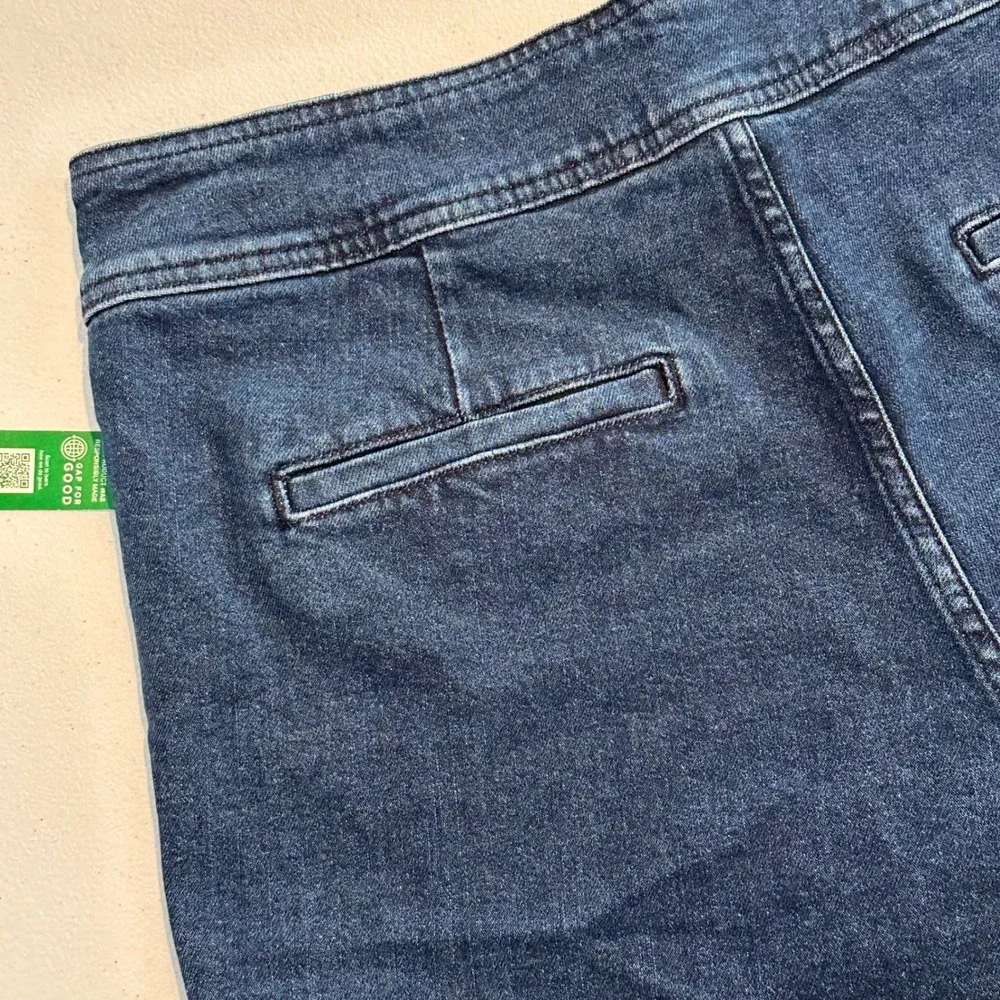 Gap Women's High Rise Stride Short Denim Indigo Blue Size 33 16R NWT Cargo Style